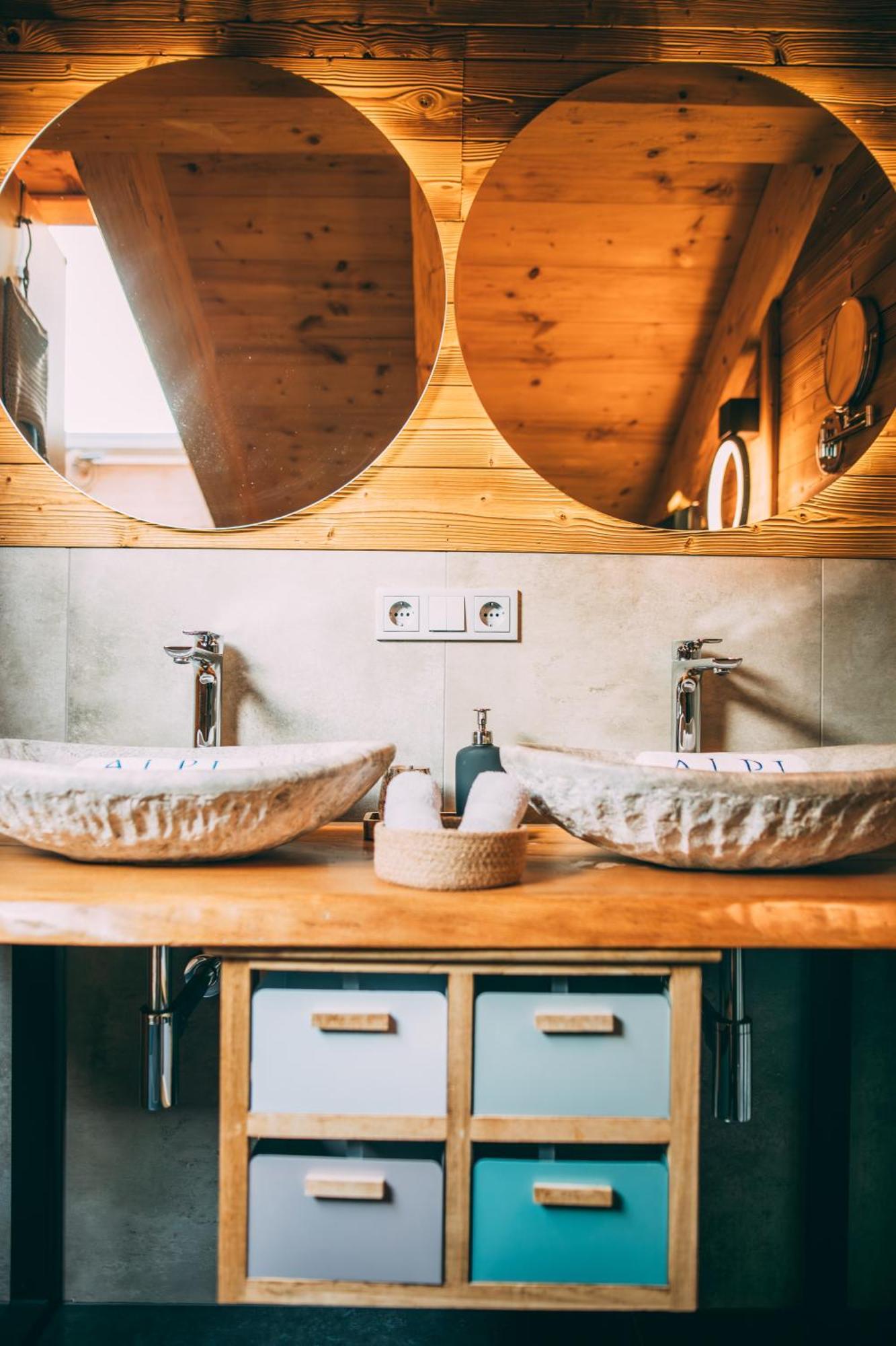 Alpi Apartment
